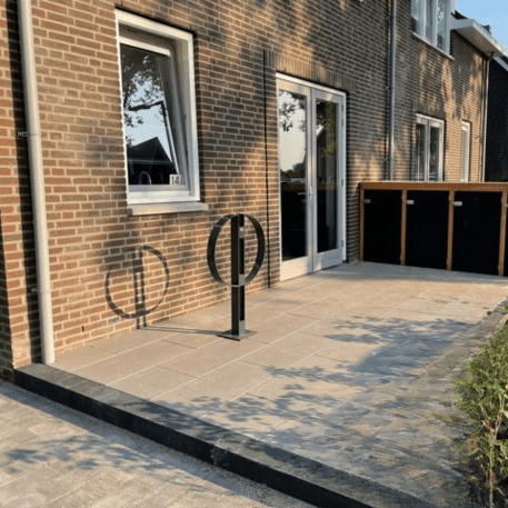 Metalinis dviračių stovas, laikiklis 'Vip'