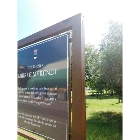 Informacinis / Reklaminis stendas, stovas vienpusis arba dvipusis 'Vision 130x130cm'