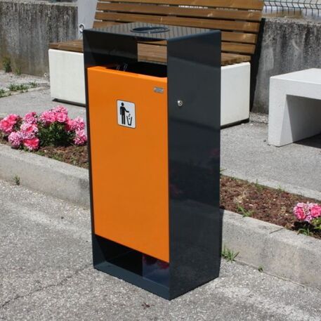 Lauko metalinė šiukšliadėžė 'Cometa / 90L'