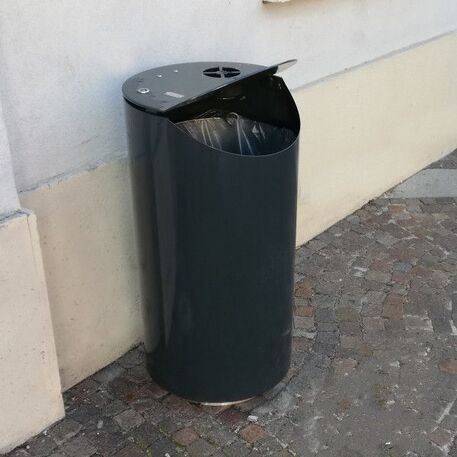 Lauko metalinė šiukšliadėžė 'Qatar / 80L'