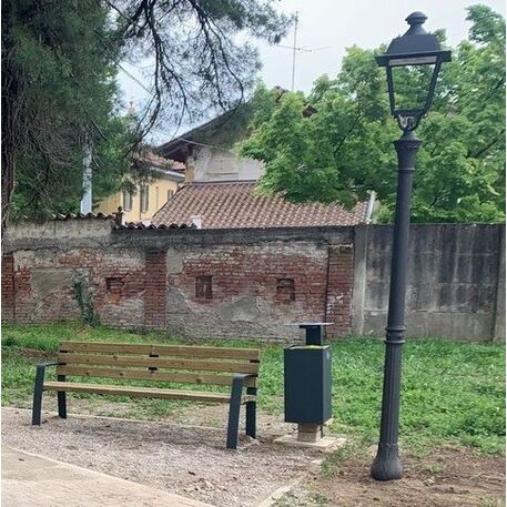 Lauko suoliukas su atlošu, kolekcija 'SENIOR'