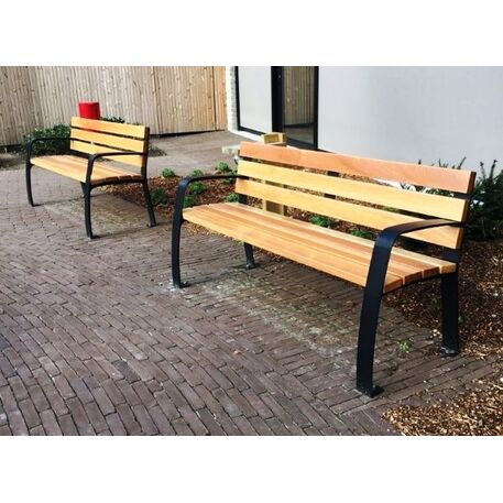 Lauko suoliukas su atlošu, kolekcija 'SENIOR'