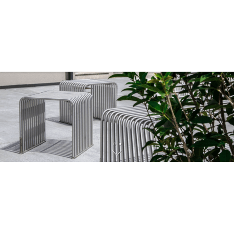 Metal bench 'Zeroquindici.015/Cube'