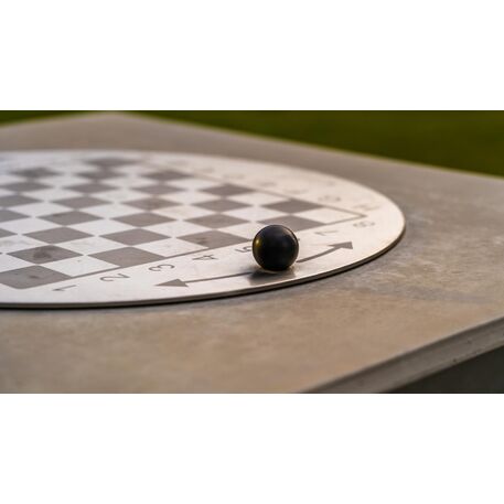Lauko betoninis žaidimo stalas šachmatais su IROKO medienos kėdėmis 'STF/22-13-03/MDL'