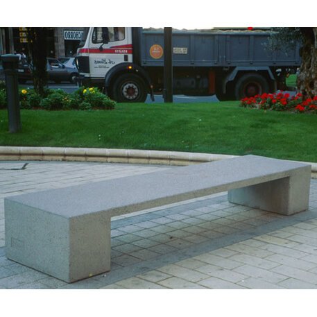 Concrete bench 'Abril'