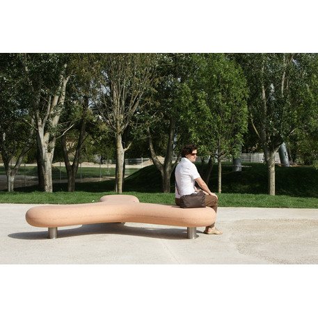 Concrete bench 'Boomerang'