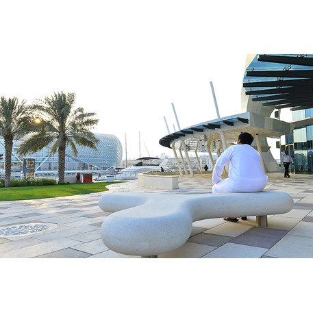 Concrete bench 'Boomerang'