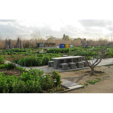 Concrete bench + table 'PRAT'