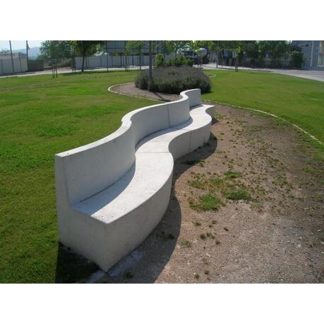 Lauko betoninis suolas 'MIA / Concave Bench 1450mm'