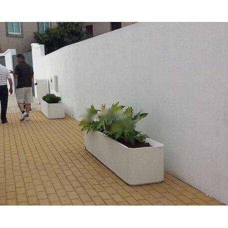 Concrete flower planter 'Ar Puro / Planter 1800mm'