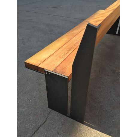 Metal bench 'Mook'