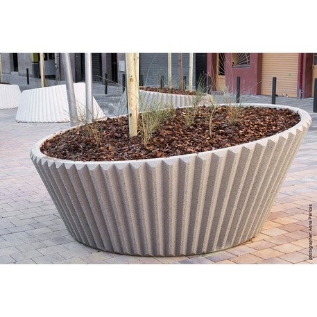 Concrete flower planter 'Lena'