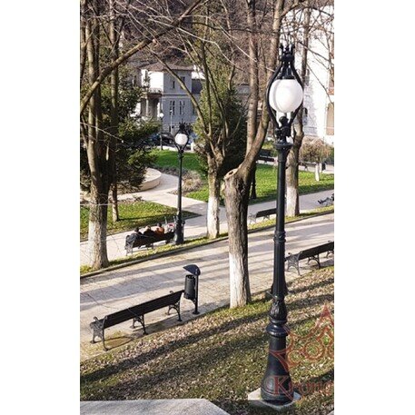 Klasikinio kaltinio stiliaus gatvės, parko šviestuvo stovas '1H-O1_H/430cm'