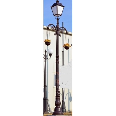 Klasikinio kaltinio stiliaus gatvės, parko šviestuvo stovas '1K-C2J_H/338cm'