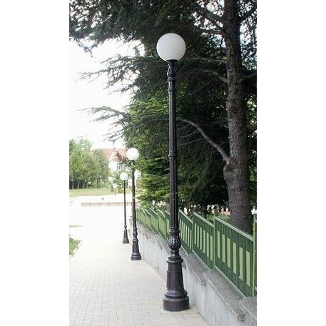 Klasikinio kaltinio stiliaus gatvės, parko šviestuvo stovas 'R1-1a_H/320cm'