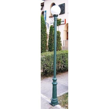 Klasikinio kaltinio stiliaus gatvės, parko šviestuvo stovas 'VILLA-1_H/250cm'