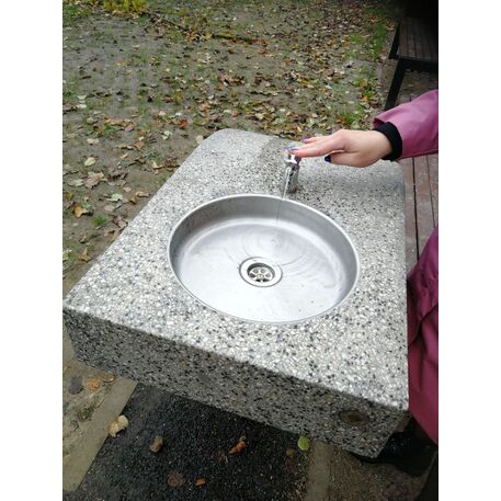 Fontanna do wody pitnej wykonana z betonu '110x43xH/90cm / BS-123'