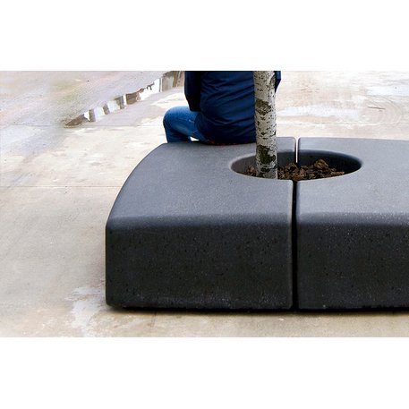 Concrete bench 'KUSHI'