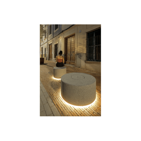 Lauko betoninis pufas su LED apšvietimu 'SOC'