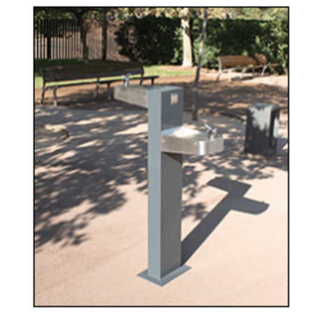 Outdoor drinking fountains of metal 'Eau'