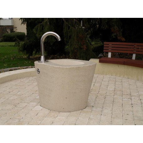Fontanna do wody pitnej wykonana z betonu 'Rural'