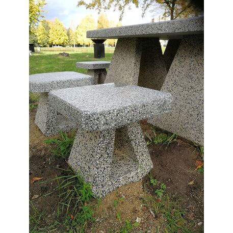 Betoninis su granito skalda lauko stalas + pufai '140x140xH/74cm / BS-001Picnic'