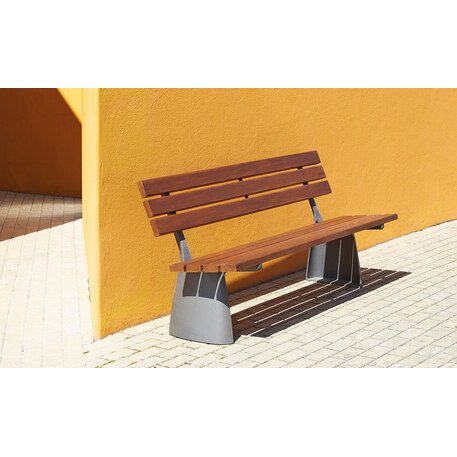 Metal bench 'EMBONDEIRO'