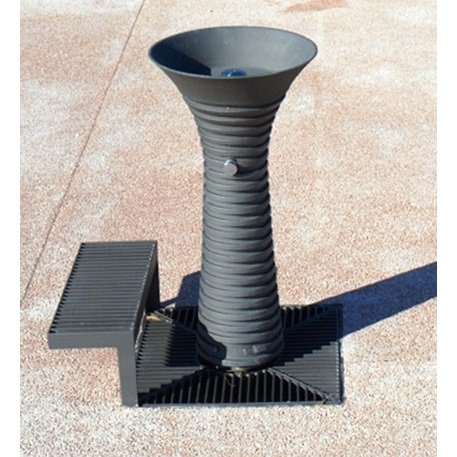 Outdoor drinking fountains of metal 'Cast Iron / COMENDADOR with Step'